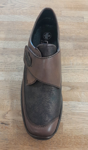 
                  
                    Kuwait Wedge shoe
                  
                