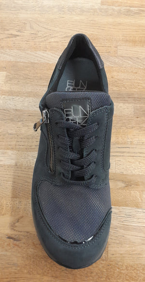 
                  
                    Hiroko Trainer
                  
                