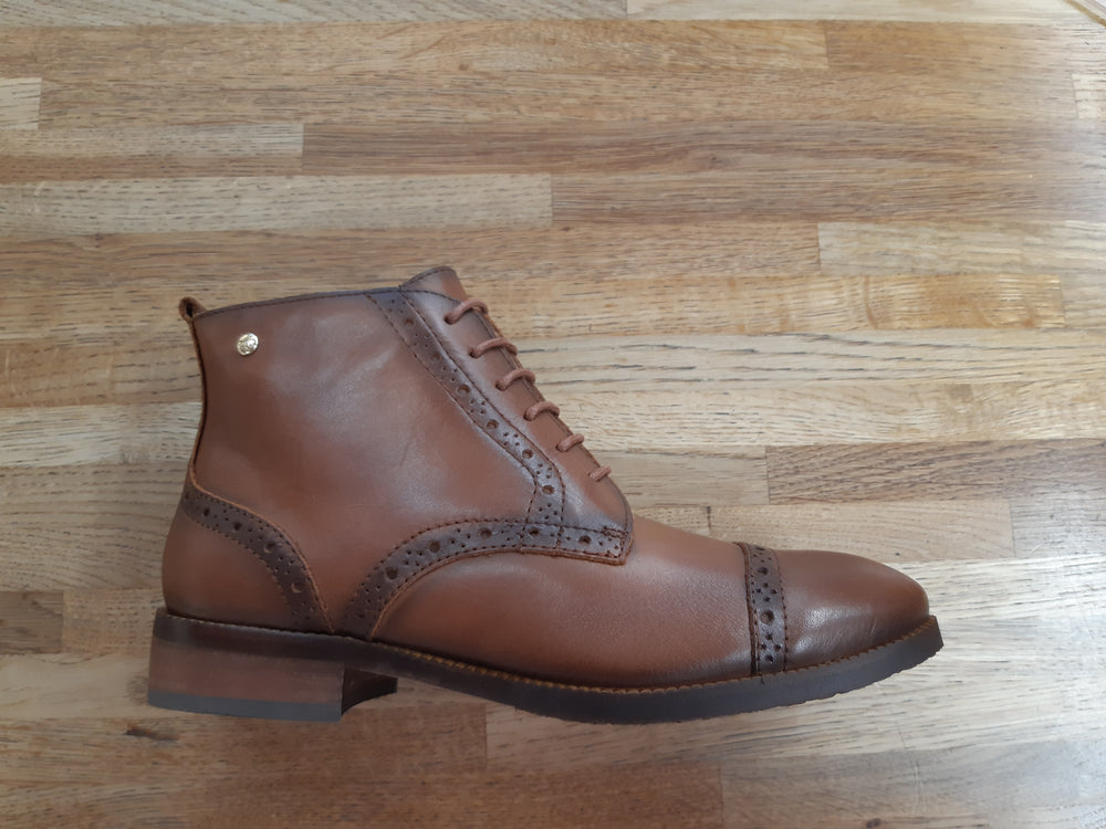 Royal Lace Boot